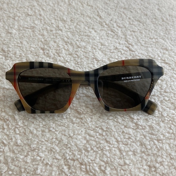 Burberry Accessories - NWT Authentic Burberry Sunglasses